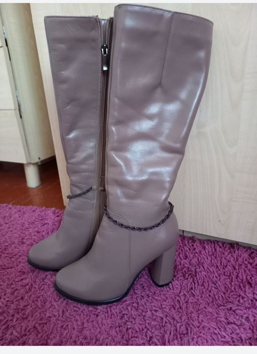 Продам шкіряні чоботи