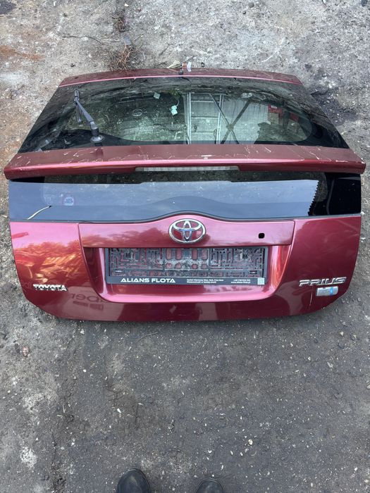 Klapa bagaznika toyota prius 2
