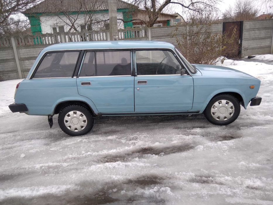 Продам ваз-2104..