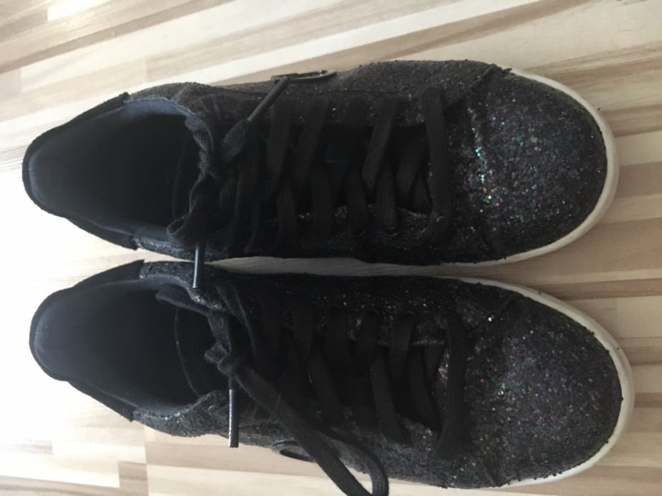 Buty trampki Guess roz. 36