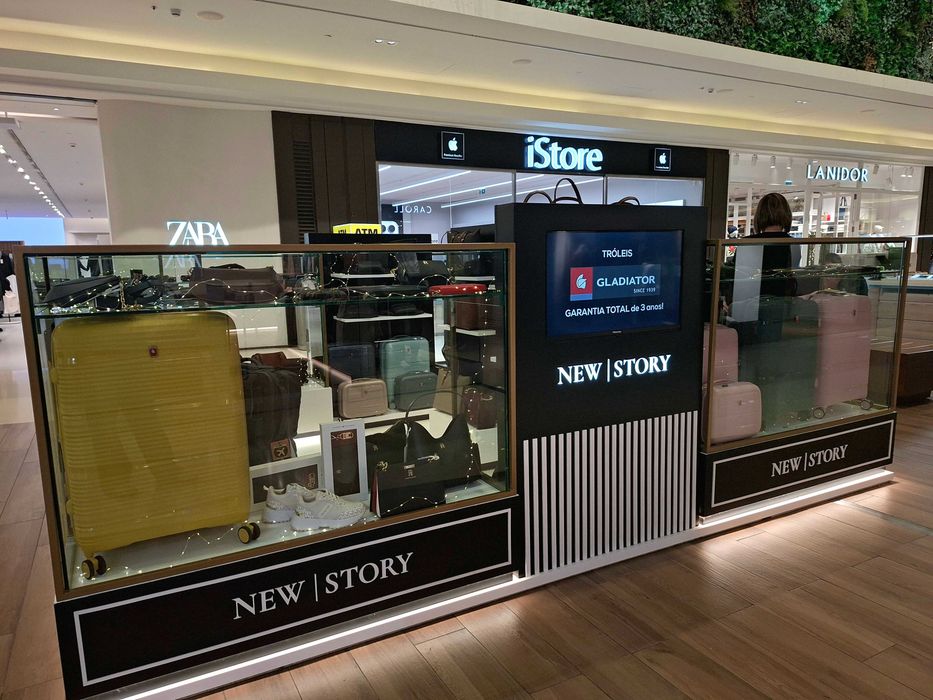 Quiosque / Stand Para Centro Comercial - excelente estado, como novo, usado apenas uma vez - Custo de 16.000€ : Vendo por 6.000€