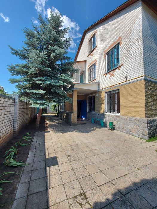 Продам дом 298 кв.м в 200 м от реки и 50 м от леса