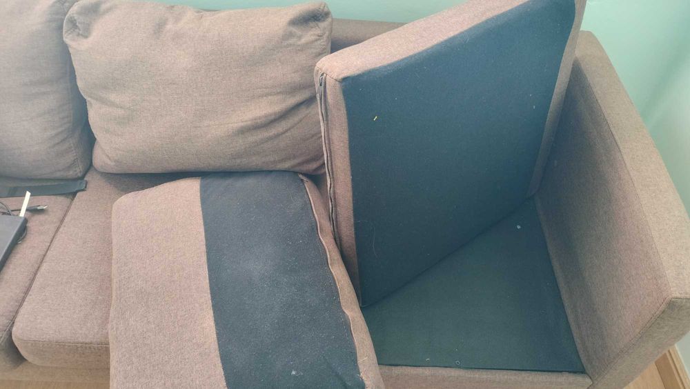 Sofá de três lugares