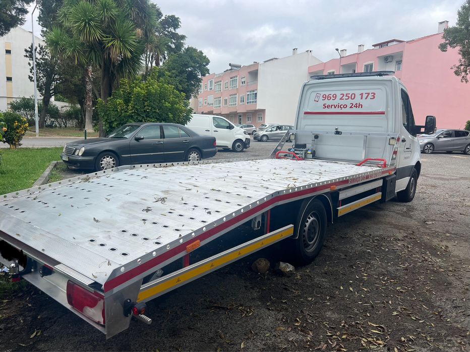 Aluguer Serviços de Pronto Socorro - Reboque 24h Ligeiros e Pesados.