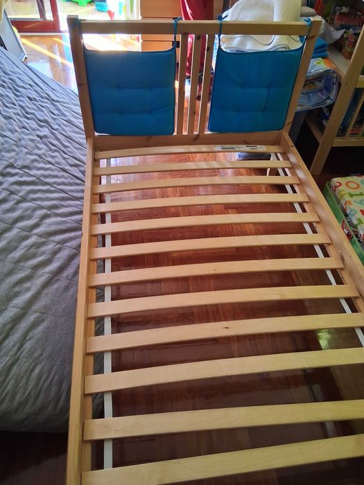 Cama de criança em bom estado
