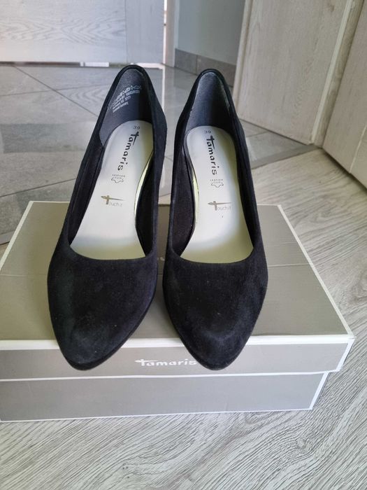 Czarne szpilki Tamaris zamsz