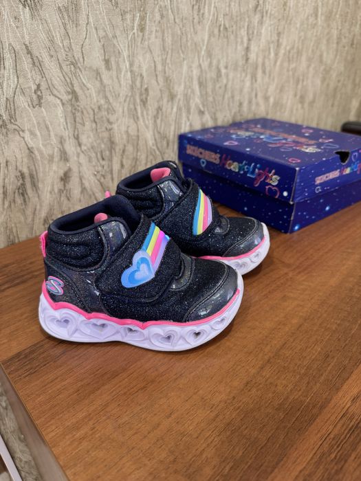 Взуття для дівчинки