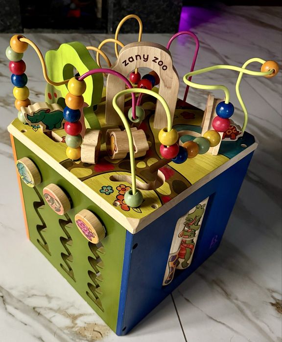 Бізі куб Battat