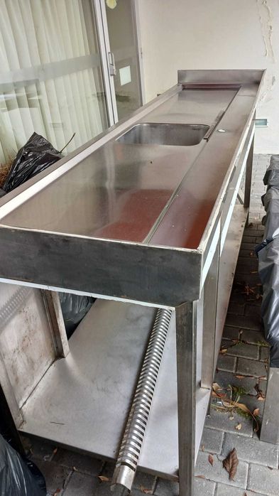 Equipamentos de Hotelaria e Restauração - Fogões industriais e Bancada industrial
