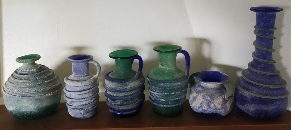 Conjuntos de louça pintada à mão, garrafas de Porto/licor, e outros