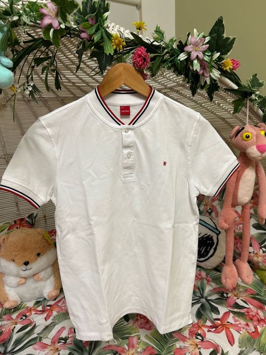 Polo branco de marca para rapaz