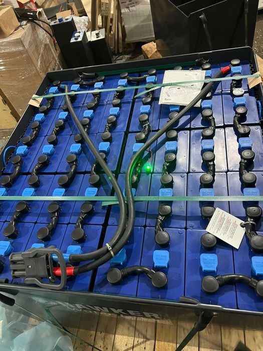 Тягова аккумуляторна батарея Hawker (Німечинна) для Навантажувача