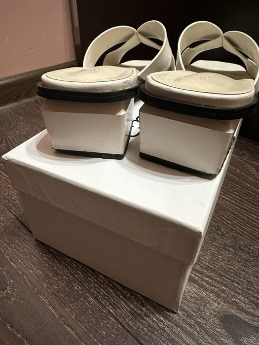 Продам босоніжки, шльопанці  cromіа