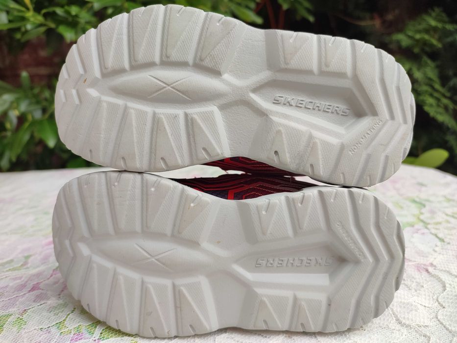 Buty sneakersy dziecięce SKECHERS Maver S-Lights r.24 - jak nowe.