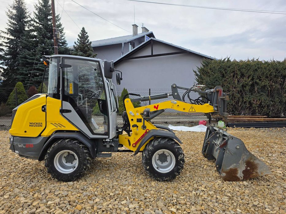 Wynajem koparek, wozideł, ładowarek, zagęszczarek.