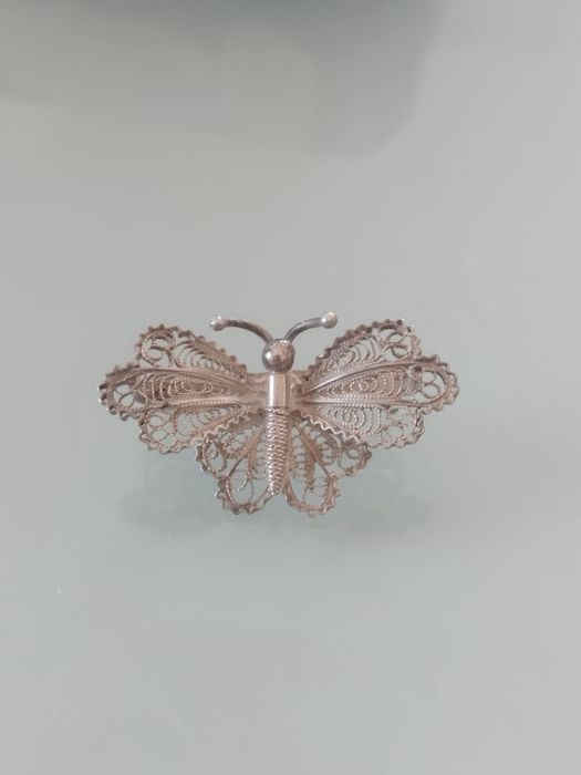 broche de borboleta em filigrana de prata antiga