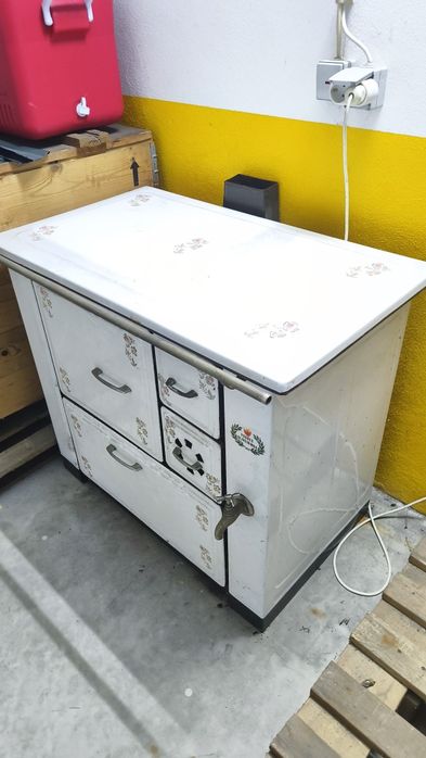 Fogão de lenha Oliveirinha novo