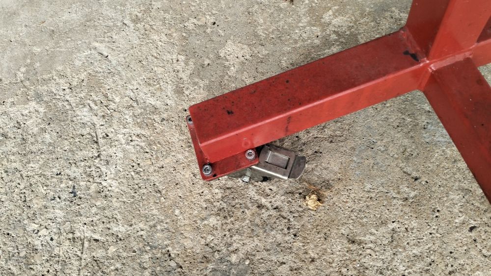 Apoio/bancada para motores automóveis