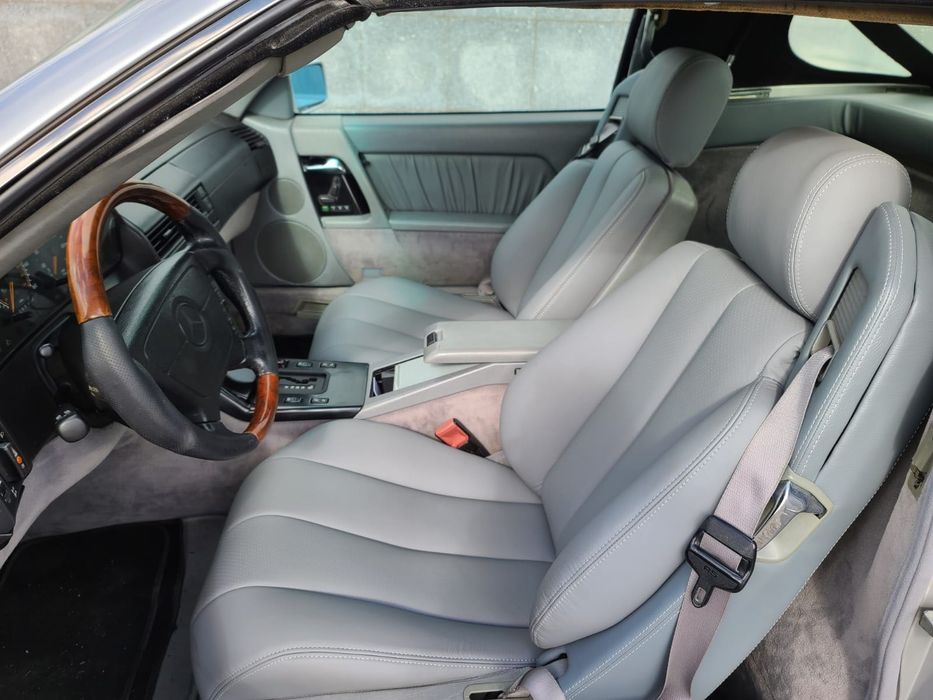 Mercedes SL 500, 1992, prata. Bem estimada, estofamentos em pele. foto 4