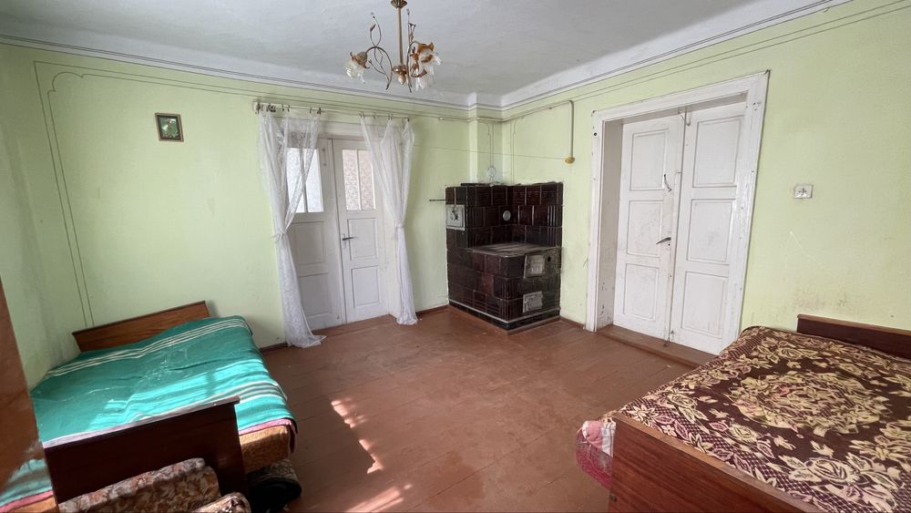 Продається цегляний будинок з комунікаціями