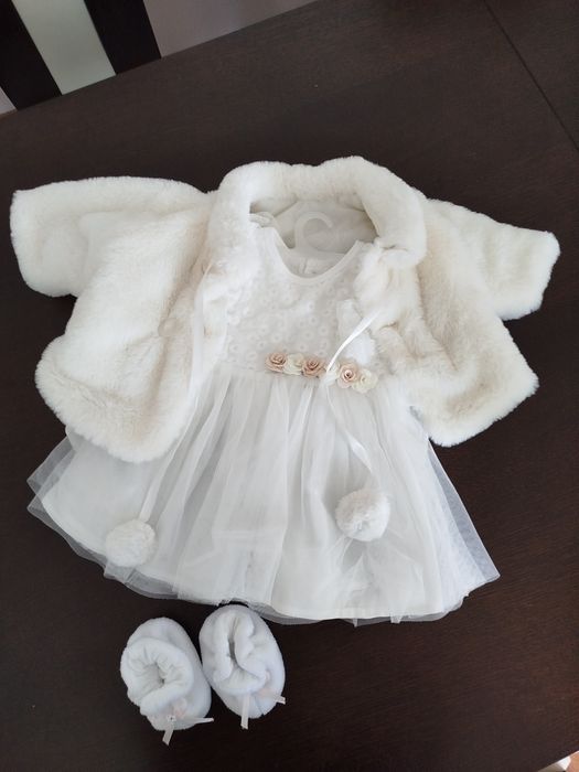 Ubranko na chrzest dla dziewczynki