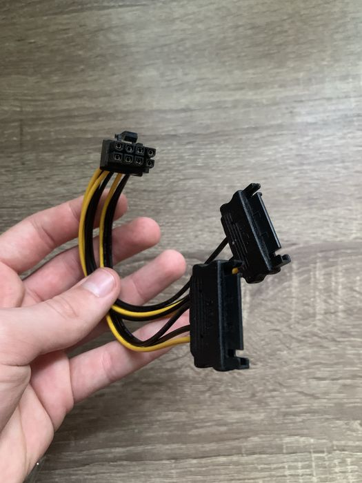 перехідник SATA - 6/8 pin