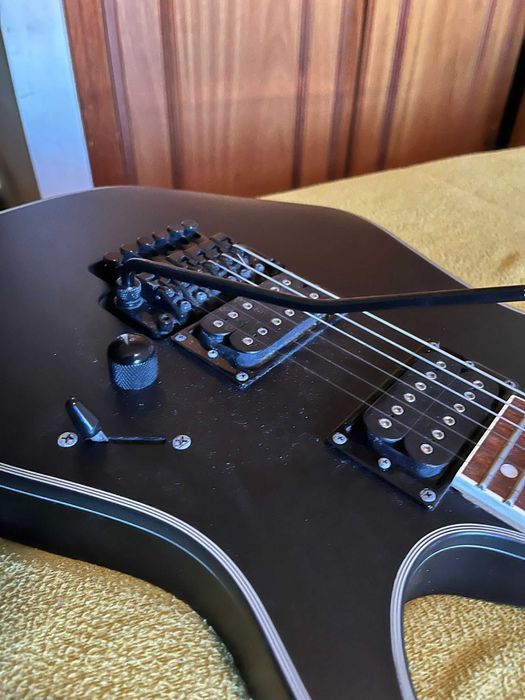 Guitarra Elétrica Ibanez RG320EXZ-BKF em ótimo estado – Pronta a tocar