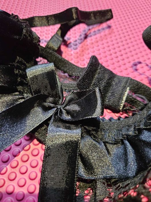 Koronkowy biustonosz 75B