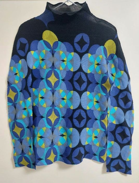 Issey miyake me топ геометричний малюнок принт