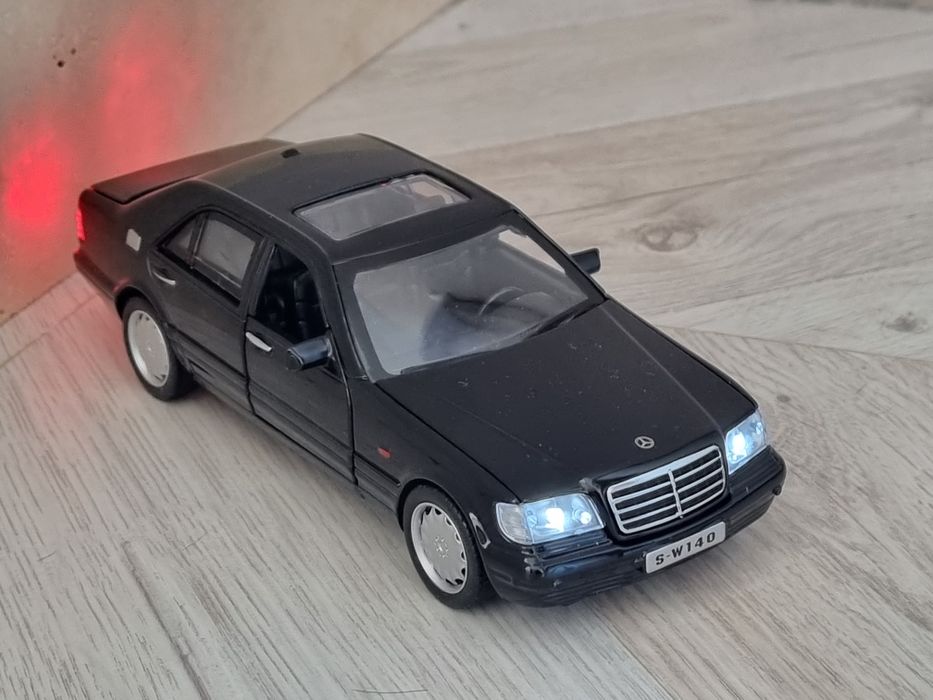 Колекція Mercedes у масштабі 1:32 - 1:43