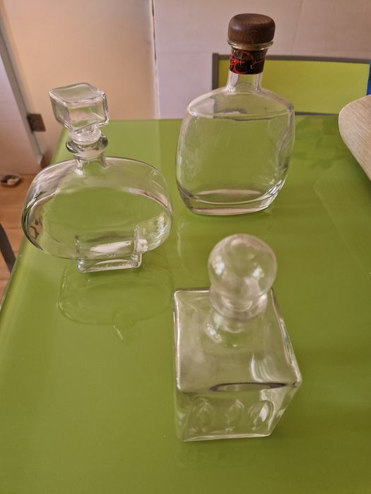 Frascos de licor antigos.