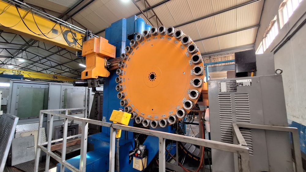 Fresadora de mesa FIL tipo FBM 600 CNC