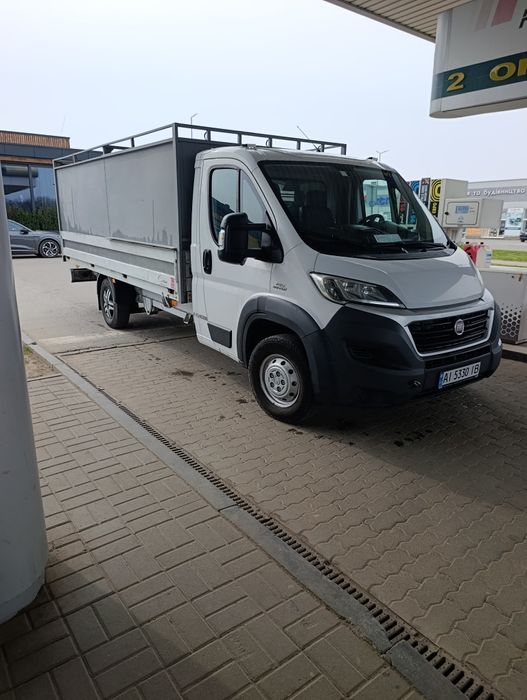 Скотовоз для перевезення тварин