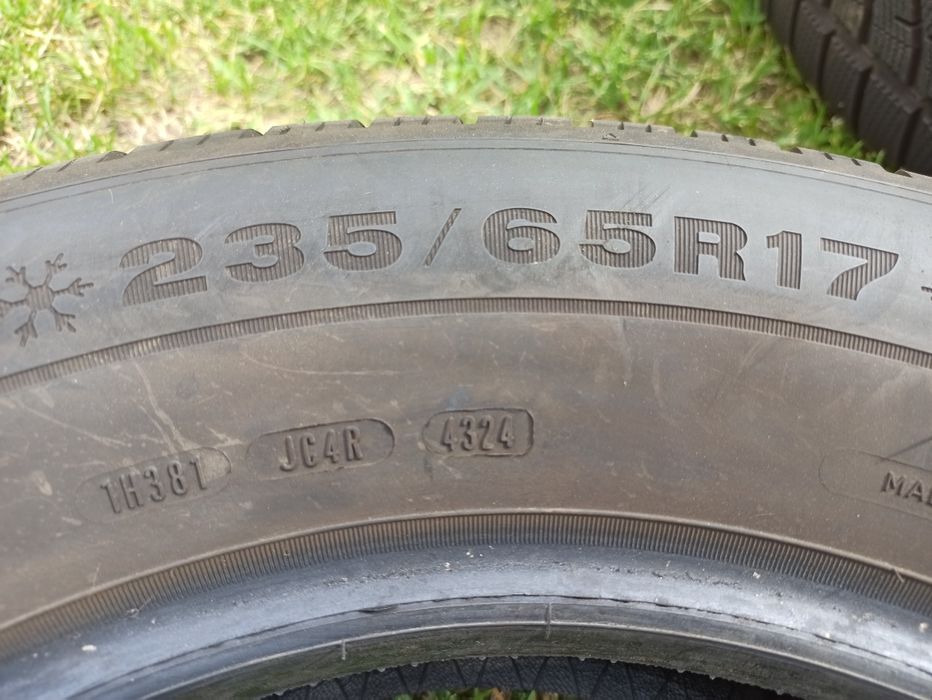 Dunlop Winter Sport 5 235/65 R17 104H – DOT 43/24