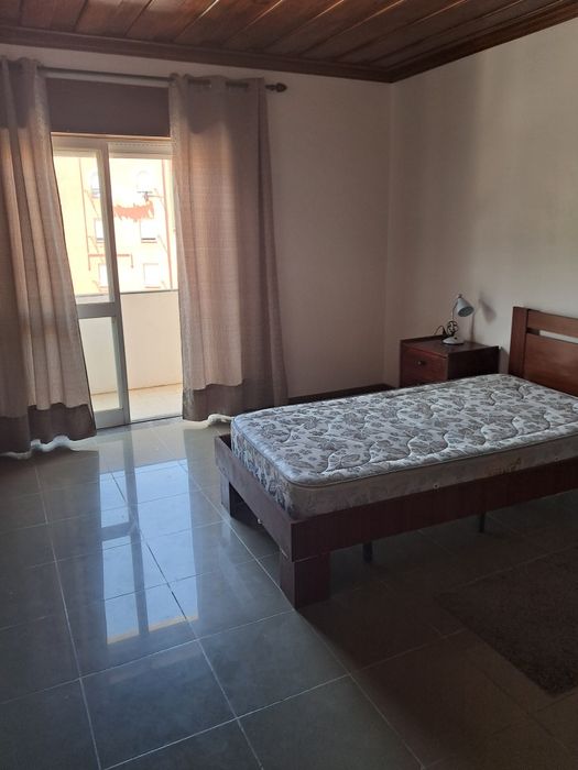 Alugo quarto em Santarém
