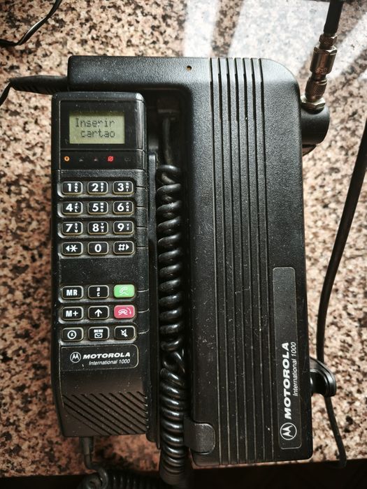Telefone móvel antigo