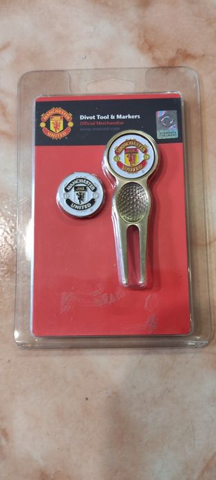 Pitchfork divot tool and marker golf Manchester united