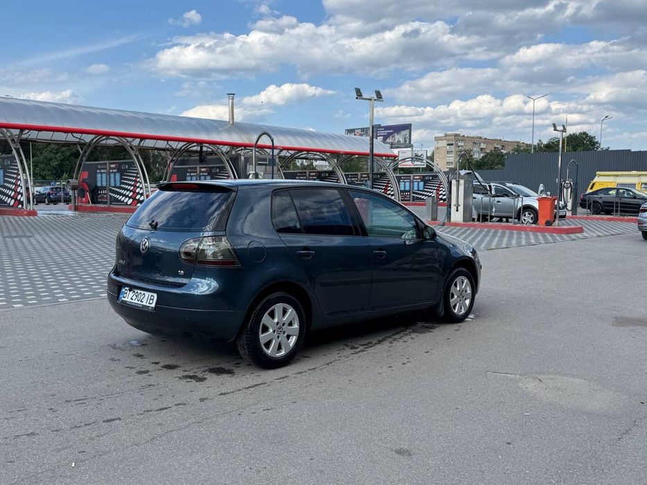 VW Golf 5. 1.6 mpi