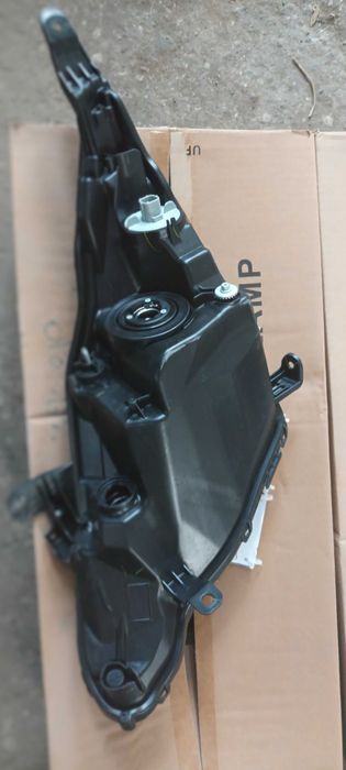 Reflektor prawy przód Toyota Aygo 2014- NOWY