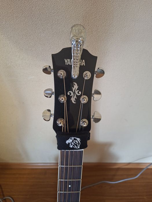 Електроакустична гітара YAMAHA APX600