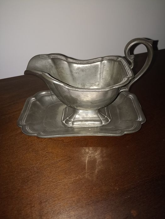 Conjunto de peças em estanho