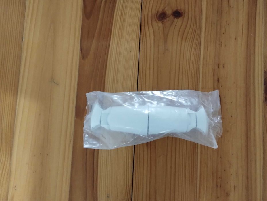 Uchwyt, wieszak, hak do grzejnika łazienkowego