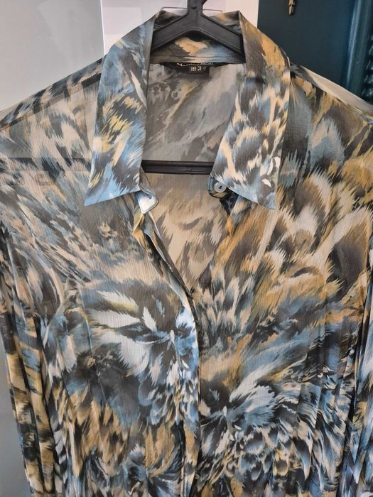 Blusa da Massimo Dutti praticamente nova