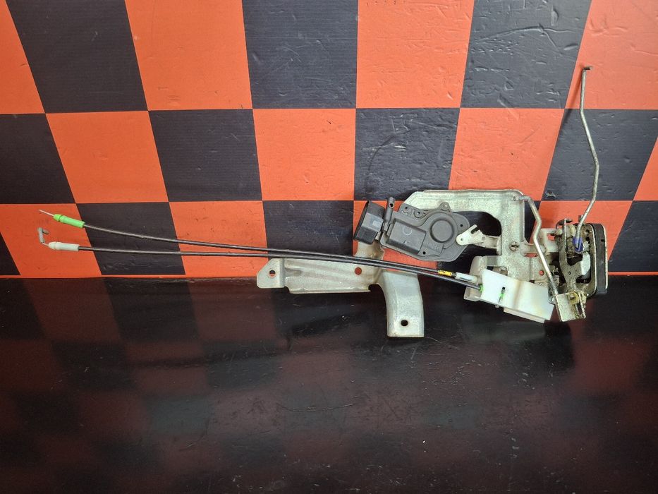 Fechadura / fecho porta frente direito MITSUBISHI TRUCKS Canter