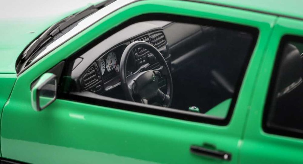 1/18 Volkswagen Golf III Gti 1995 - OTTO OT1187