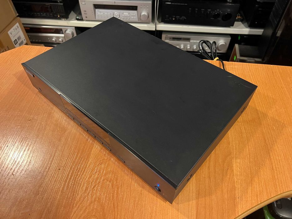 Odtwarzacz płyt CD X4-TECH CD-1200M Audio Room