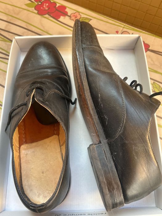 Sapato militar em pele