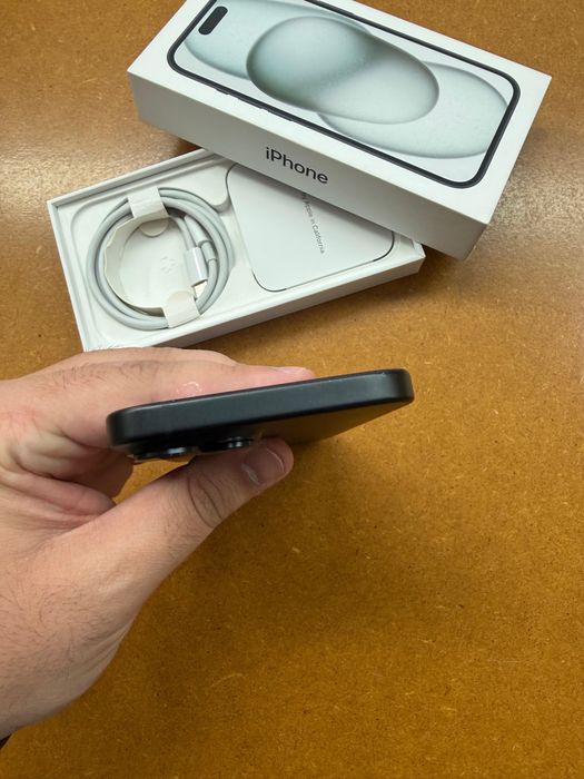 iPhone 15 - 128GB | Preto | Como Novo