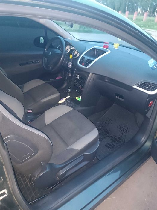 Продам авто Peugeot 207