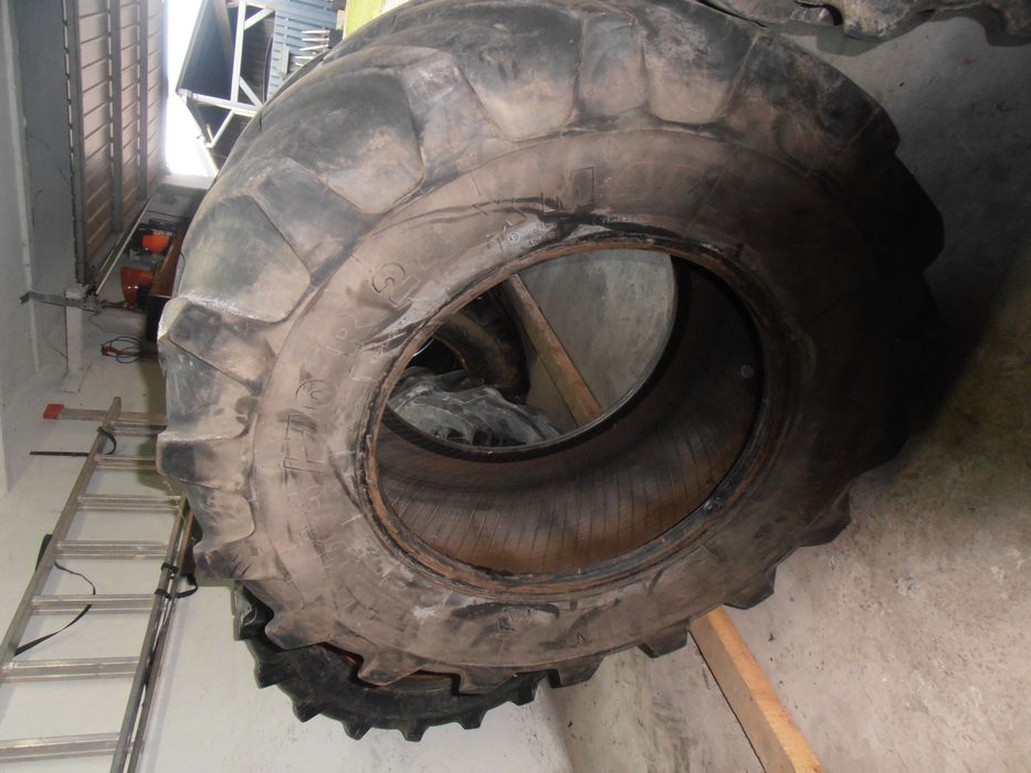 Opona 445/70 R-24